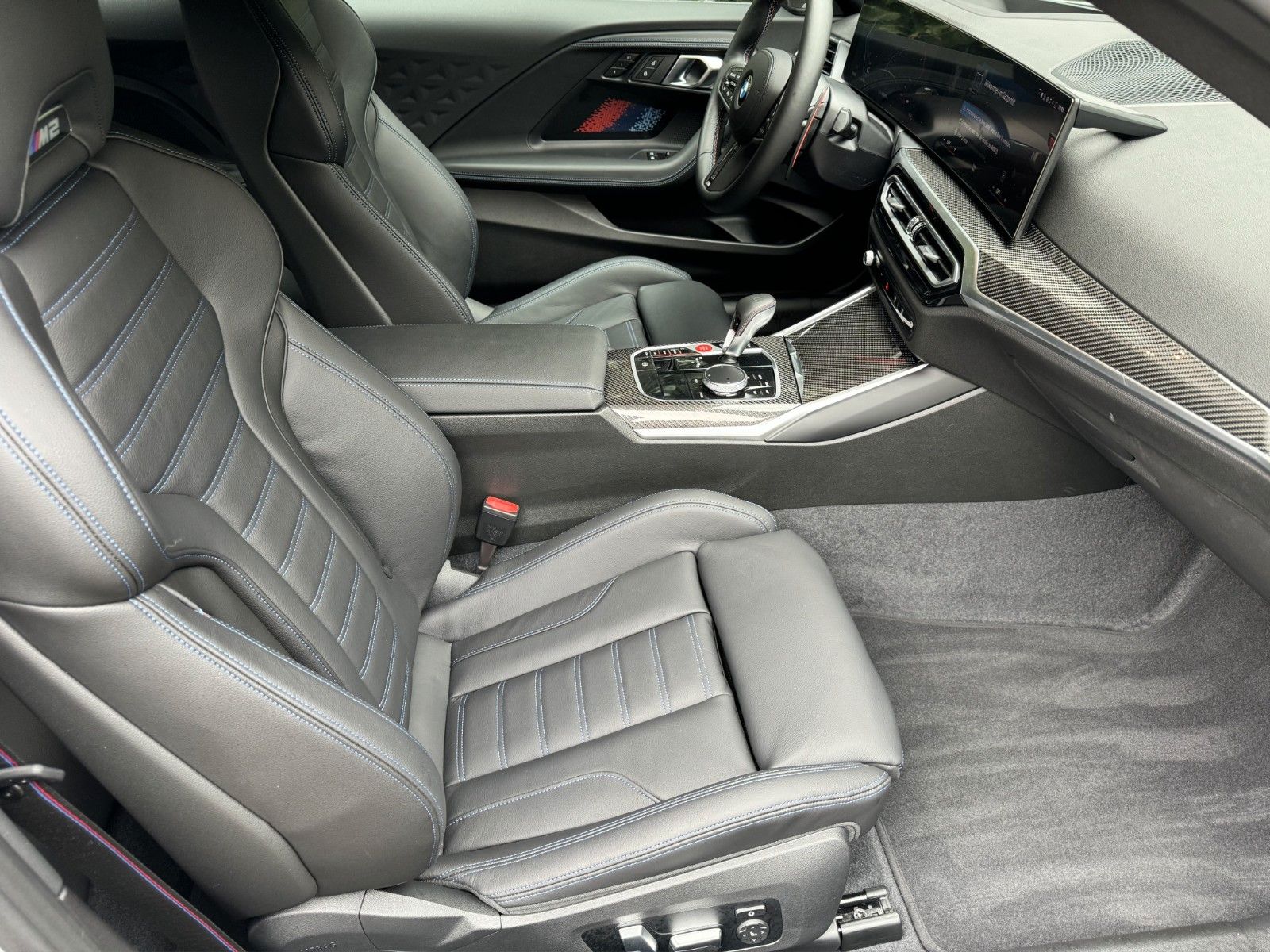 Fahrzeugabbildung BMW M2 G87 M-Driver's Package M-Carbondach neuwertig