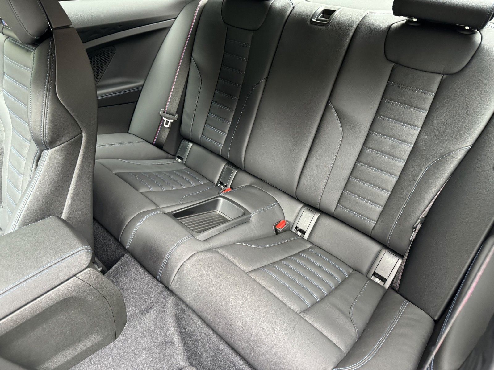 Fahrzeugabbildung BMW M2 G87 M-Driver's Package M-Carbondach neuwertig