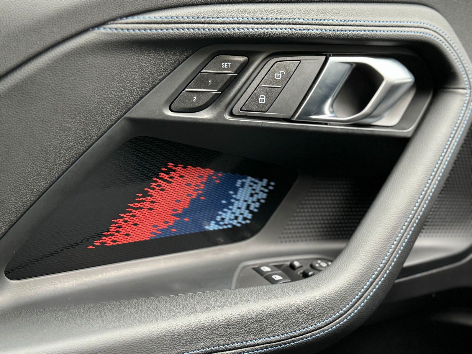 Fahrzeugabbildung BMW M2 G87 M-Driver's Package M-Carbondach neuwertig