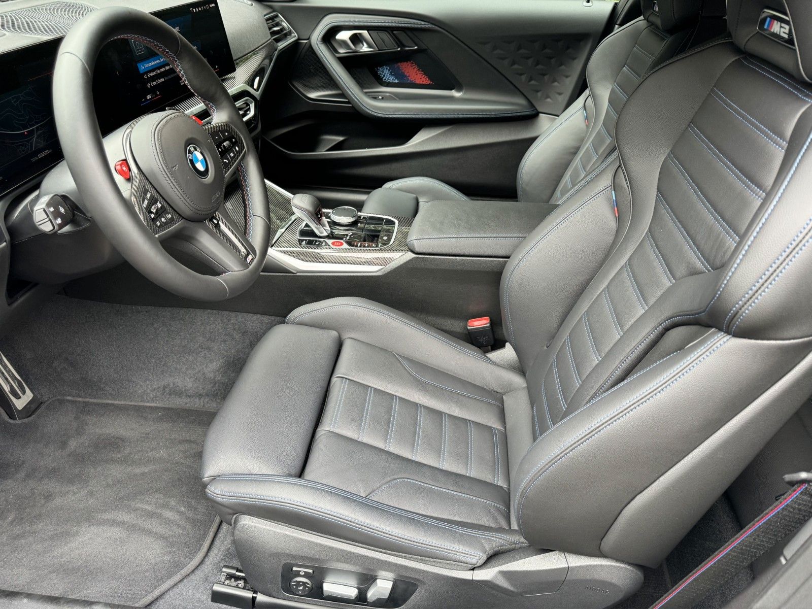 Fahrzeugabbildung BMW M2 G87 M-Driver's Package M-Carbondach neuwertig