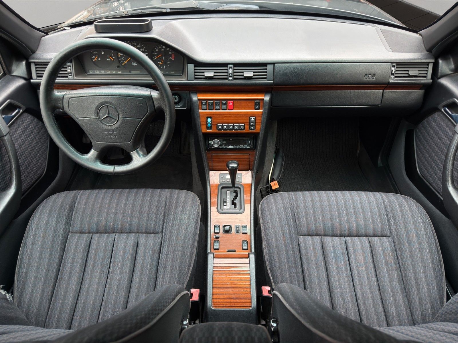 Fahrzeugabbildung Mercedes-Benz 220 TE (S124)