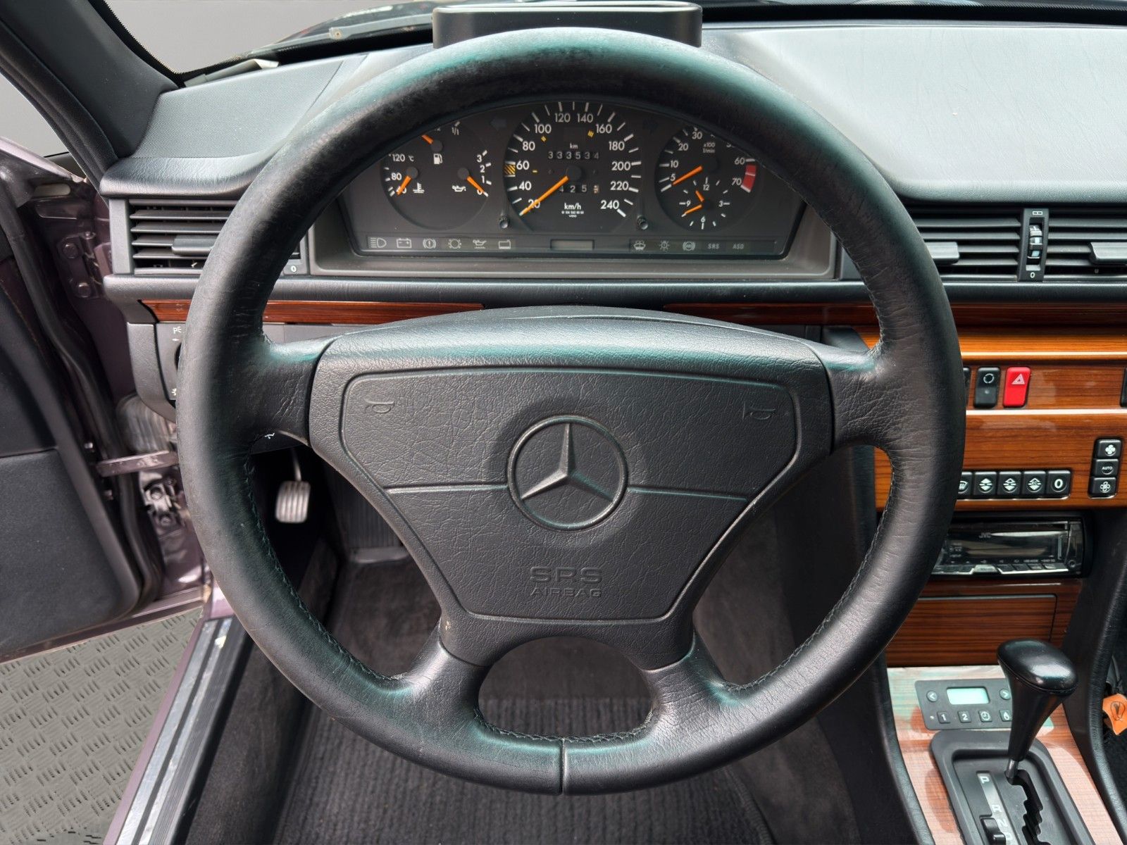 Fahrzeugabbildung Mercedes-Benz 220 TE (S124)