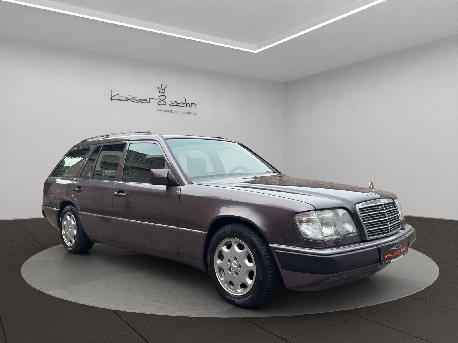 Fahrzeugabbildung Mercedes-Benz 220 TE (S124)