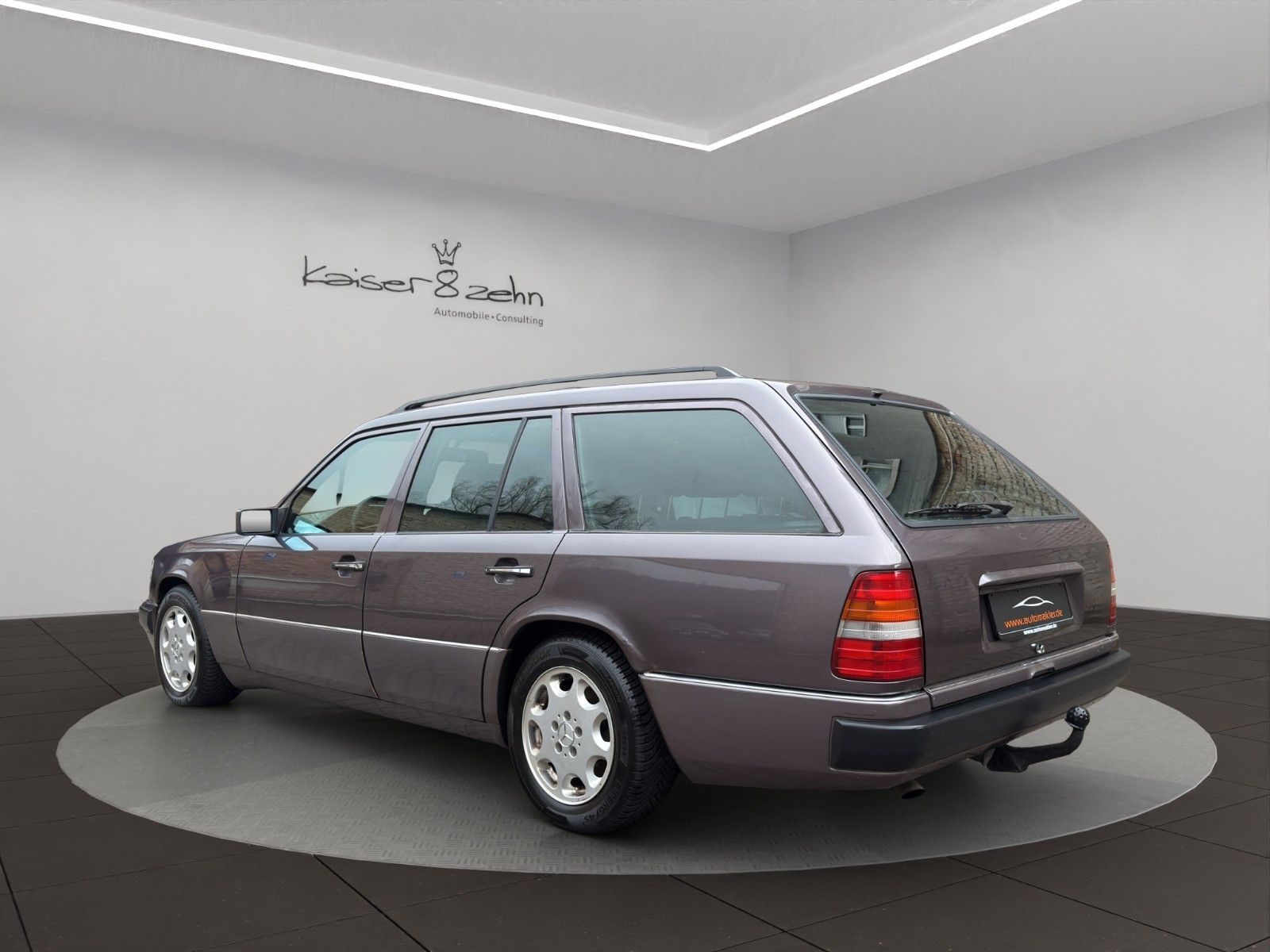 Fahrzeugabbildung Mercedes-Benz 220 TE (S124)