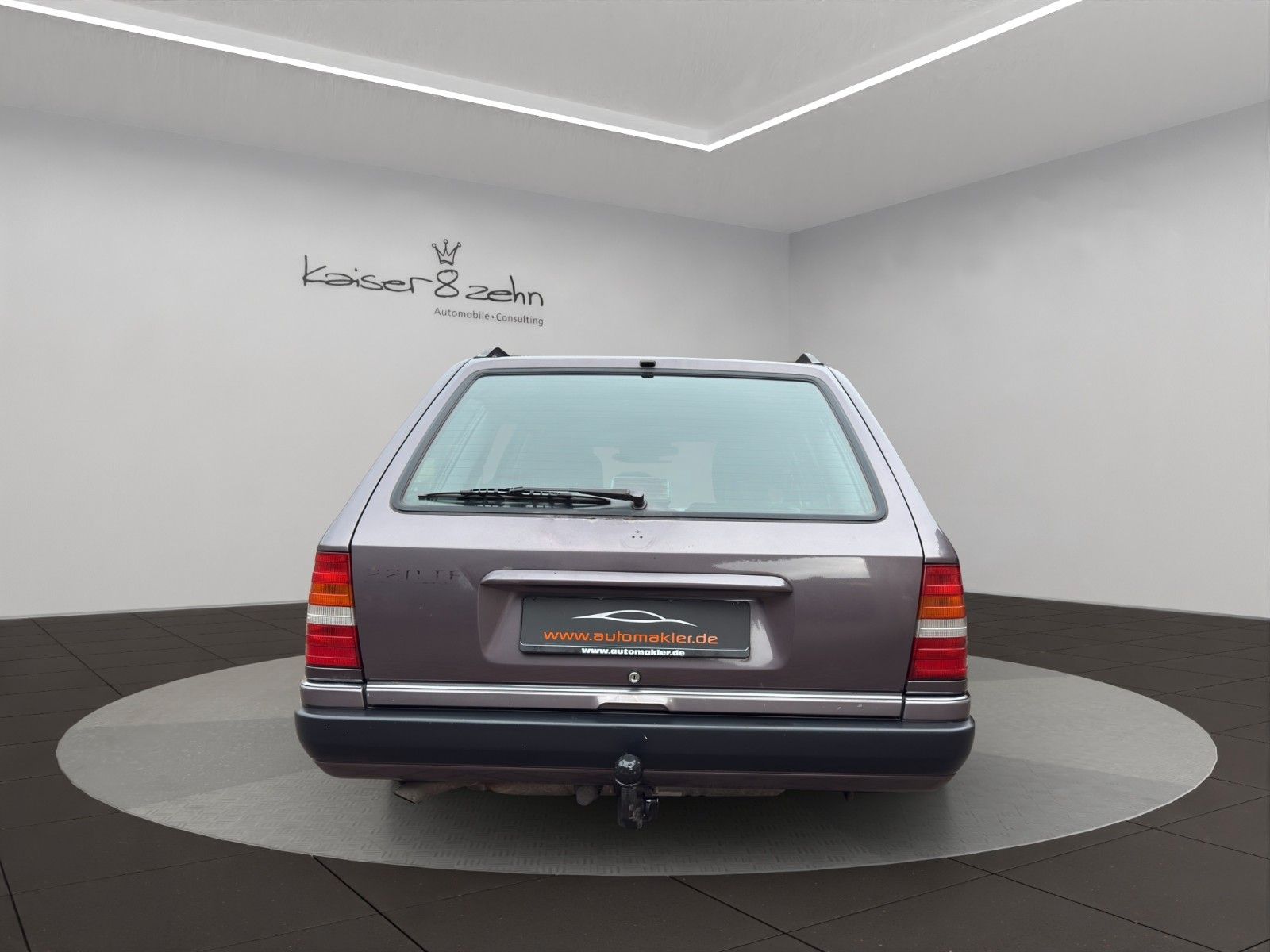 Fahrzeugabbildung Mercedes-Benz 220 TE (S124)