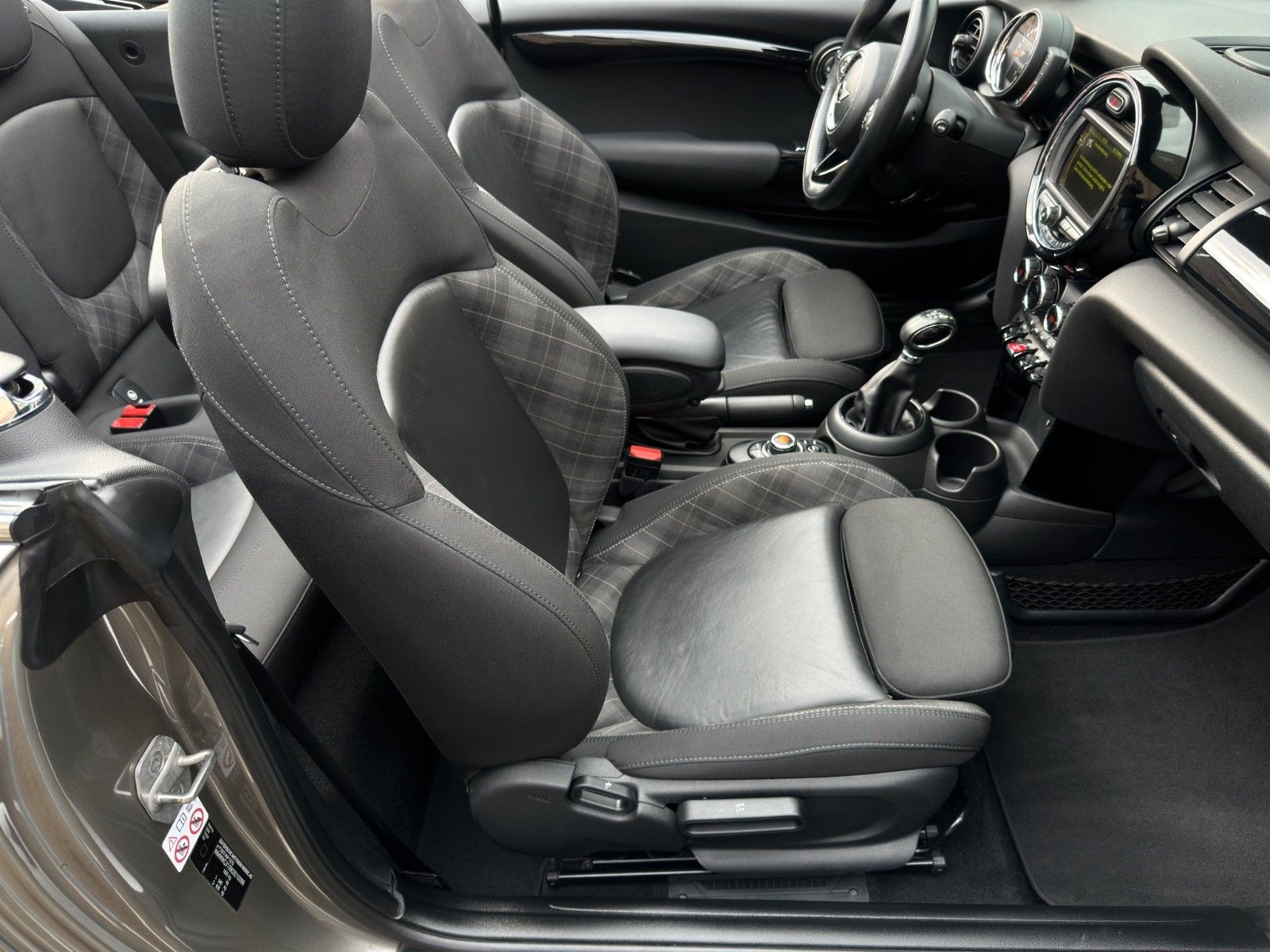 Fahrzeugabbildung MINI Cooper Cabrio *Automatik*