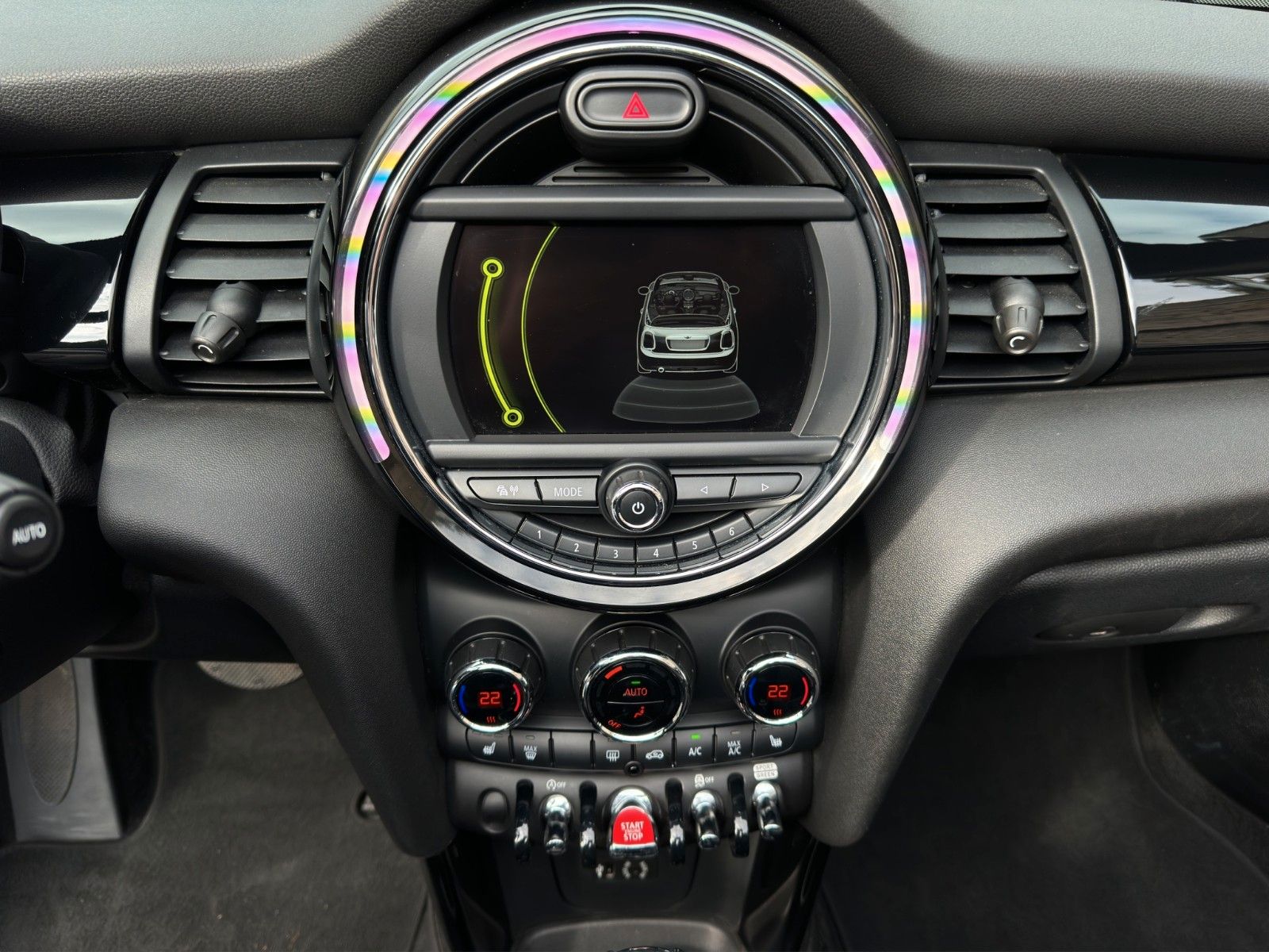 Fahrzeugabbildung MINI Cooper Cabrio *Automatik*