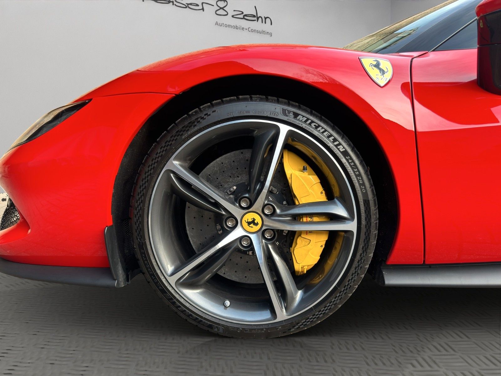 Fahrzeugabbildung Ferrari 296 GTB *Lift* *Racing Sitze*