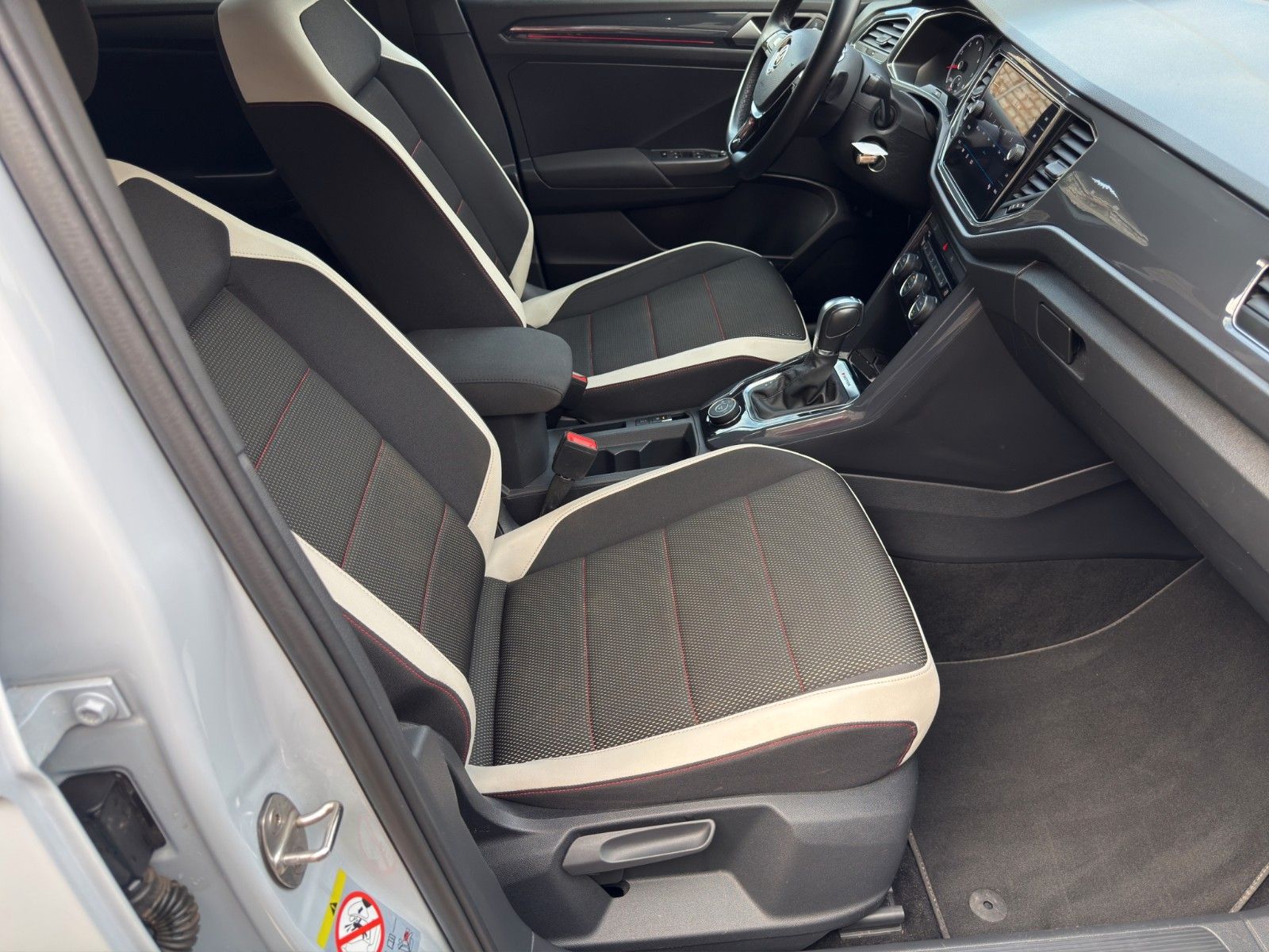 Fahrzeugabbildung Volkswagen T-Roc Sport 4Motion *Allrad*
