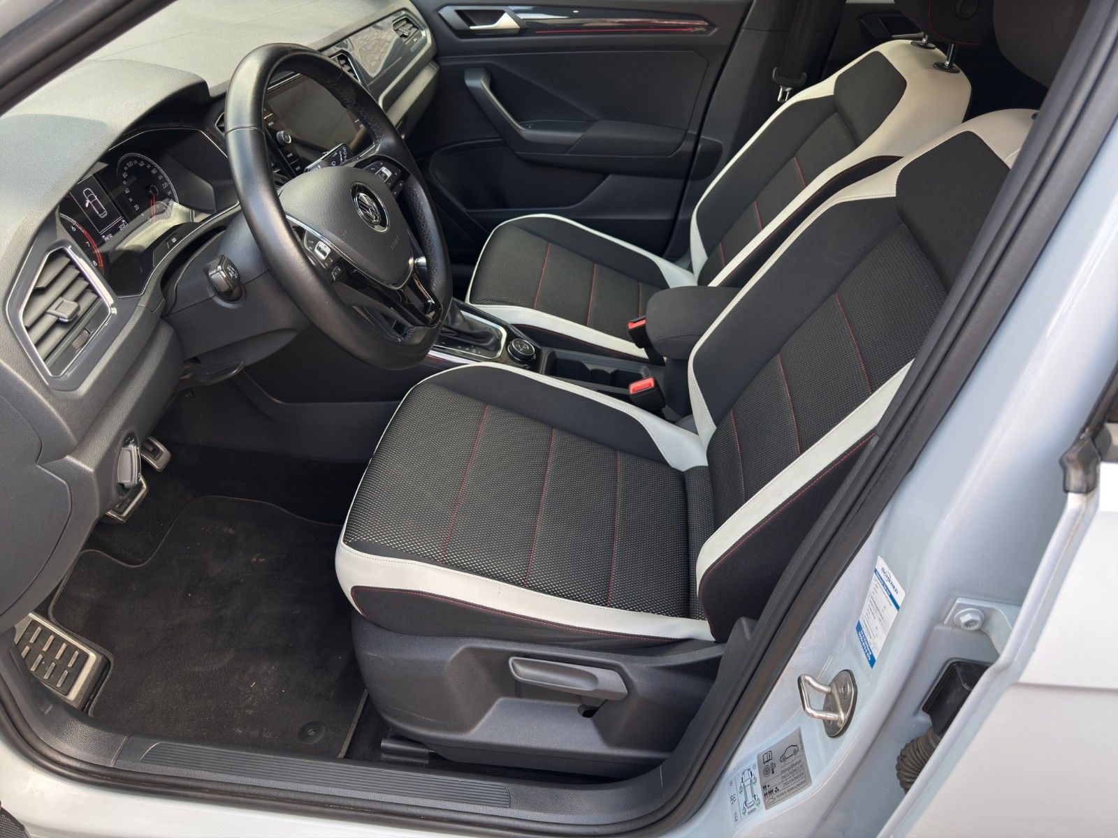 Fahrzeugabbildung Volkswagen T-Roc Sport 4Motion *Allrad*