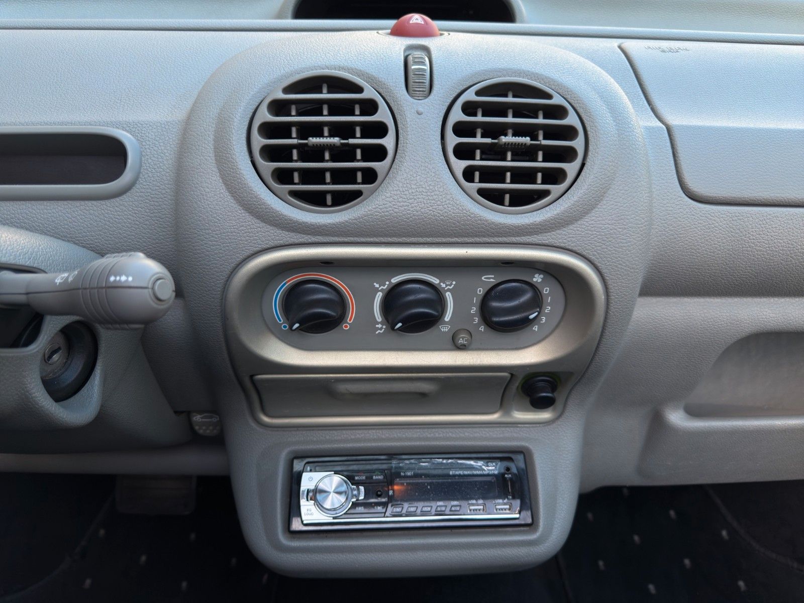Fahrzeugabbildung Renault Twingo 1.2 Initiale *Klima* *3. Hand*