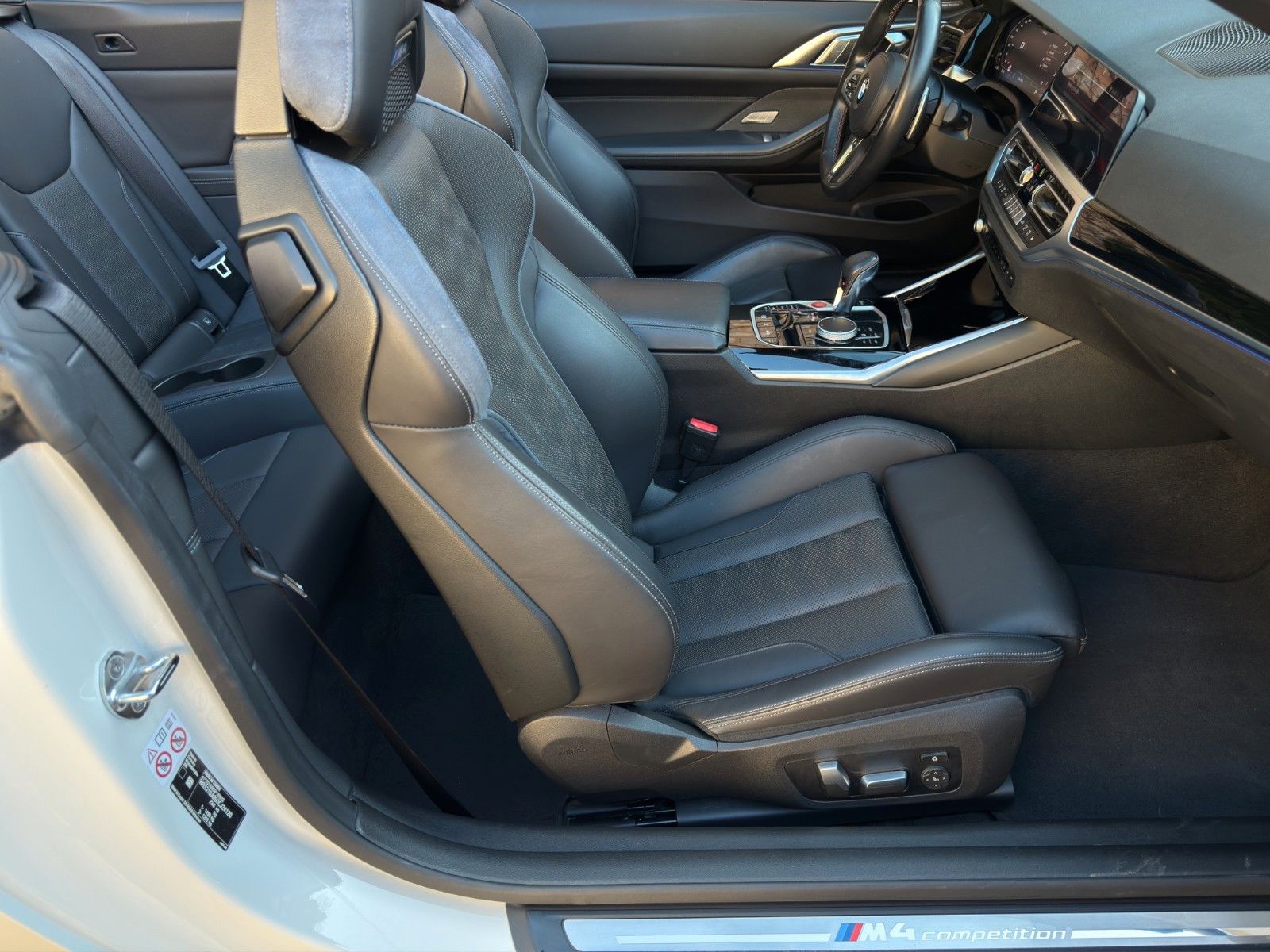 Fahrzeugabbildung BMW M4 Cabriolet xDrive Competition