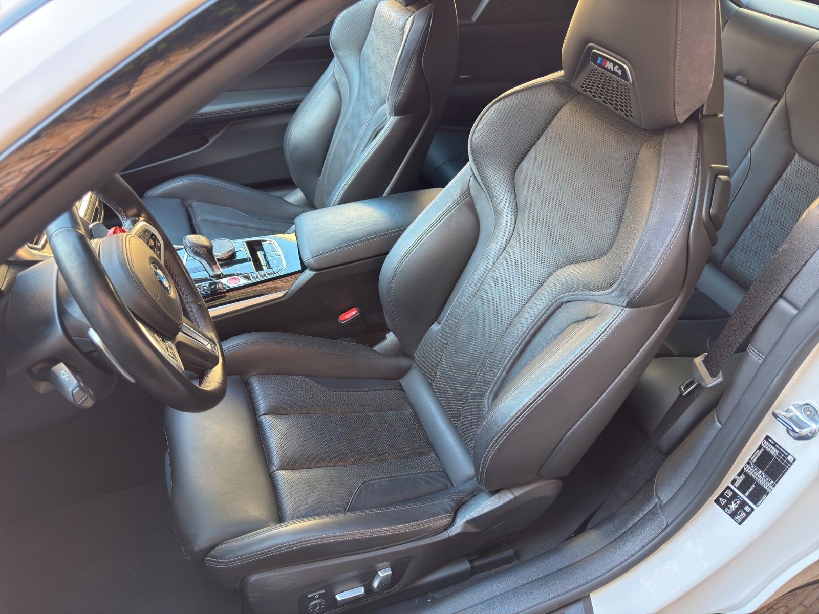Fahrzeugabbildung BMW M4 Cabriolet xDrive Competition