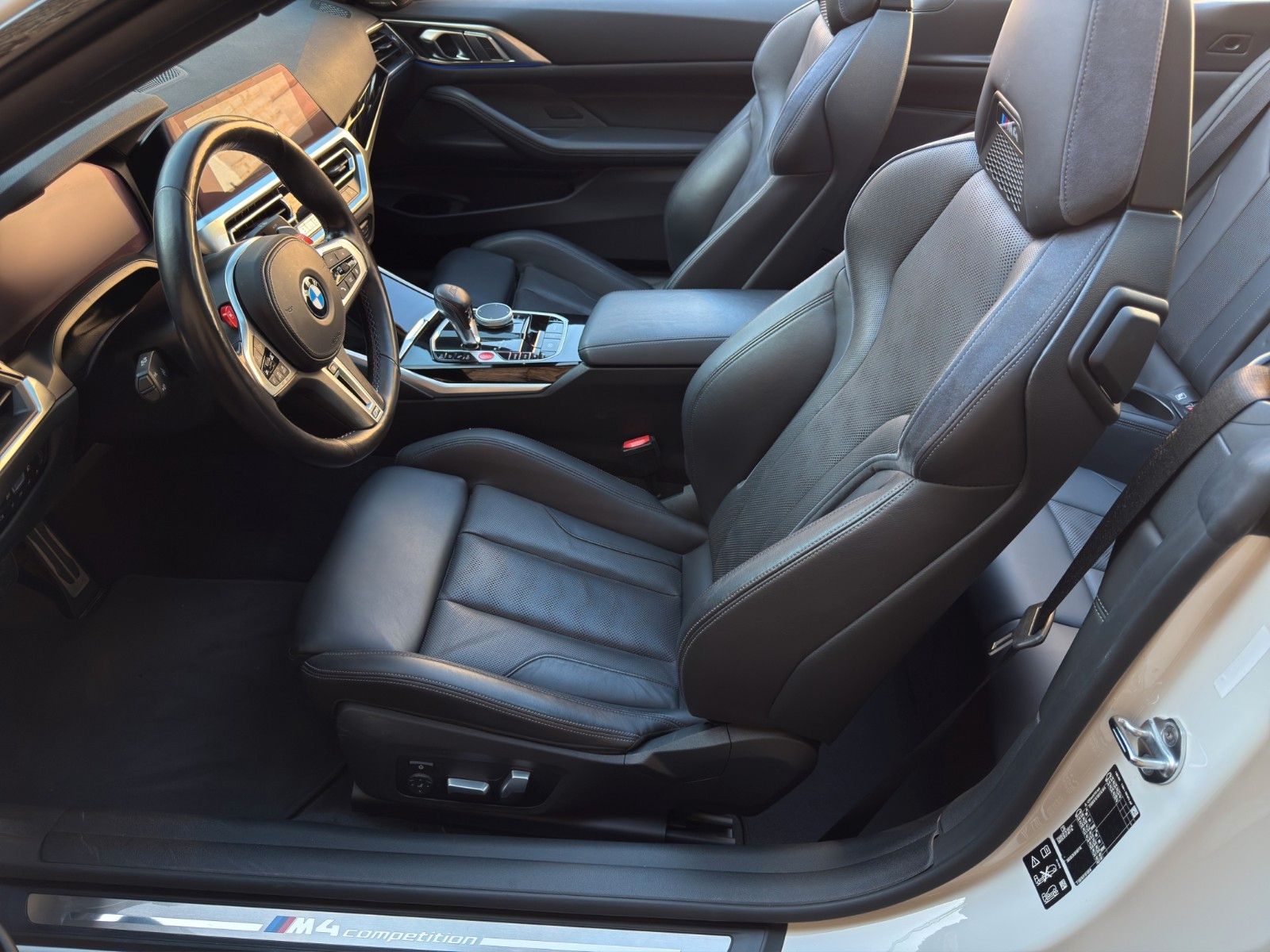 Fahrzeugabbildung BMW M4 Cabriolet xDrive Competition