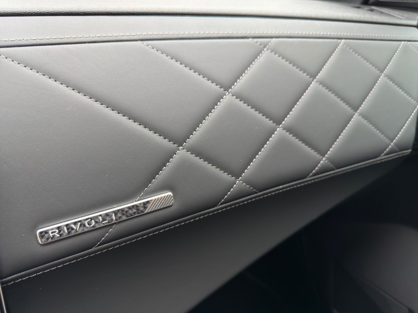 Fahrzeugabbildung DS Automobiles DS7 Crossback BlueHDi 130 Aut. Bastille+