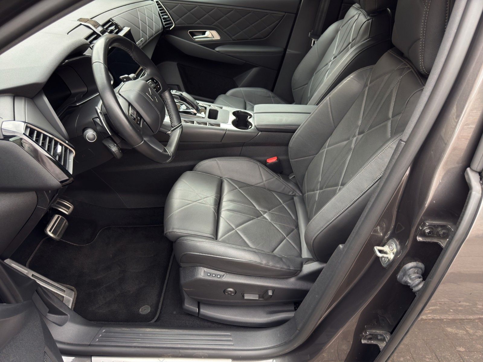 Fahrzeugabbildung DS Automobiles DS7 Crossback BlueHDi 130 Aut. Bastille+