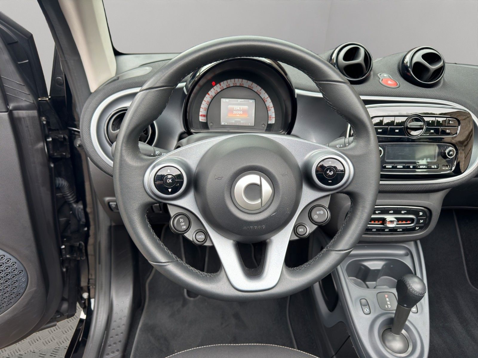 Fahrzeugabbildung Smart ForTwo Cabrio Passion *Bluetooth* *Regensensor*
