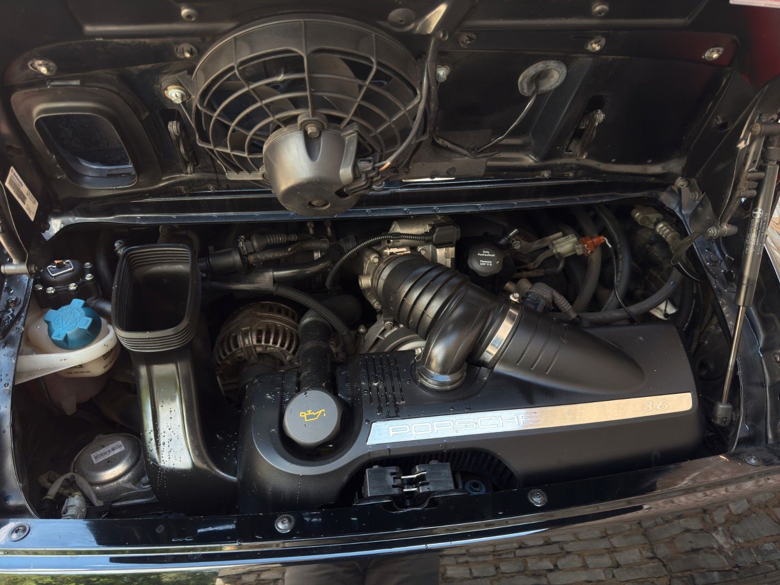 Fahrzeugabbildung Porsche 911 997.1 Carrera 4 Coupe *Lückenlos Scheckheft*