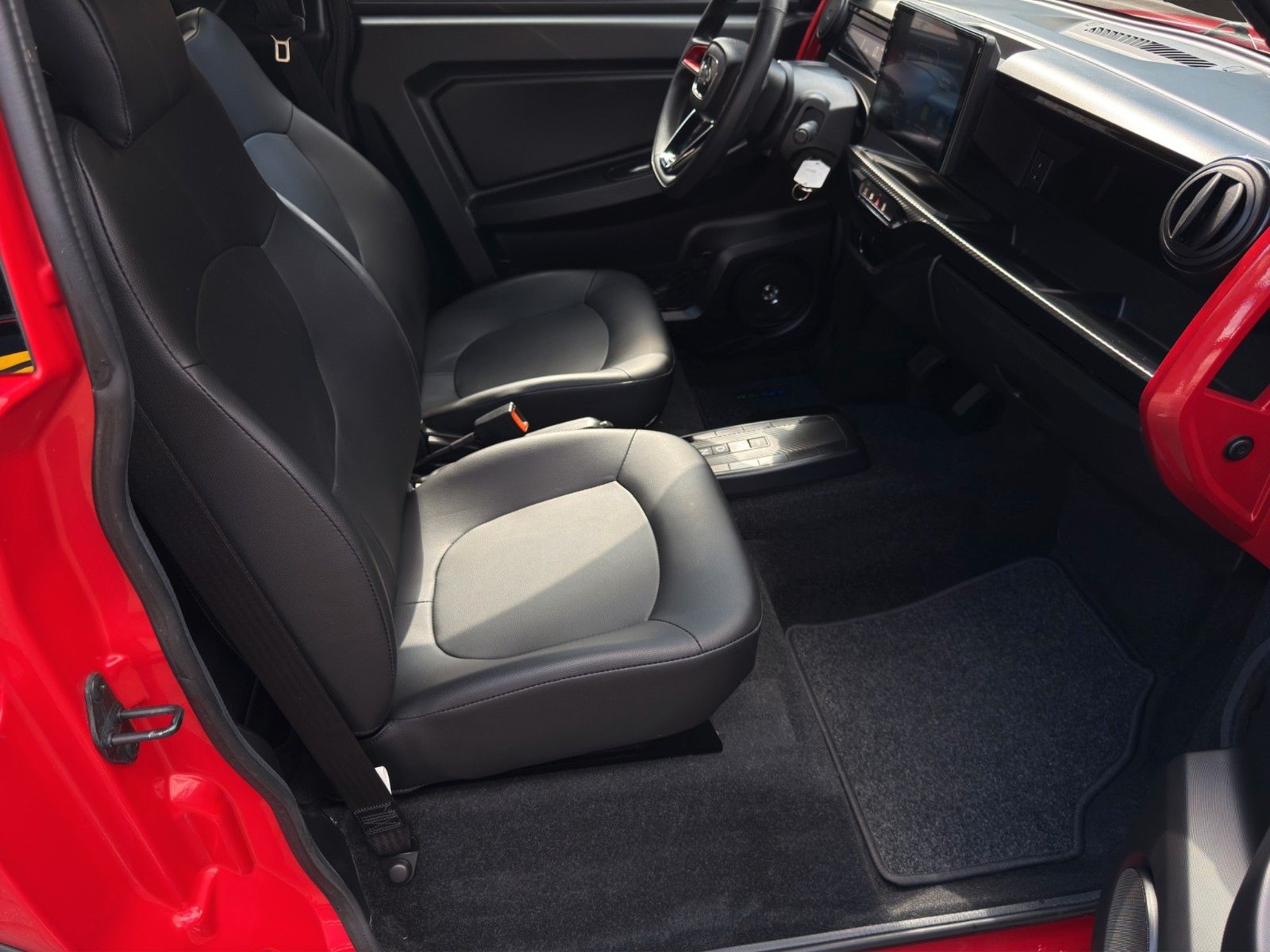 Fahrzeugabbildung Ligier MyLi R.EBEL *CarPlay* *Servo*