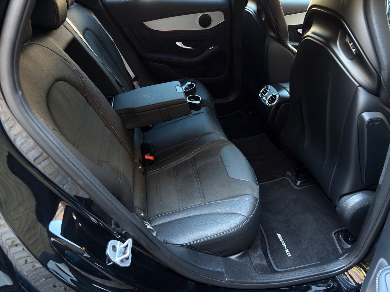 Fahrzeugabbildung Mercedes-Benz GLC 63 AMG S 4Matic *Junge Sterne 10/2026*
