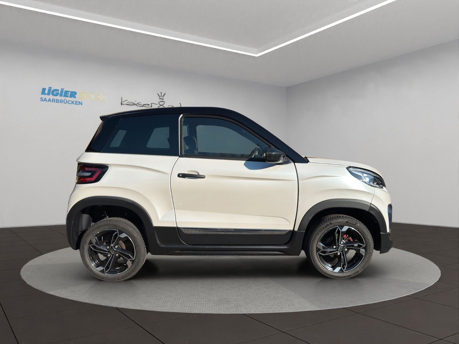 Fahrzeugabbildung Ligier JS 60 Chic *CarPlay*