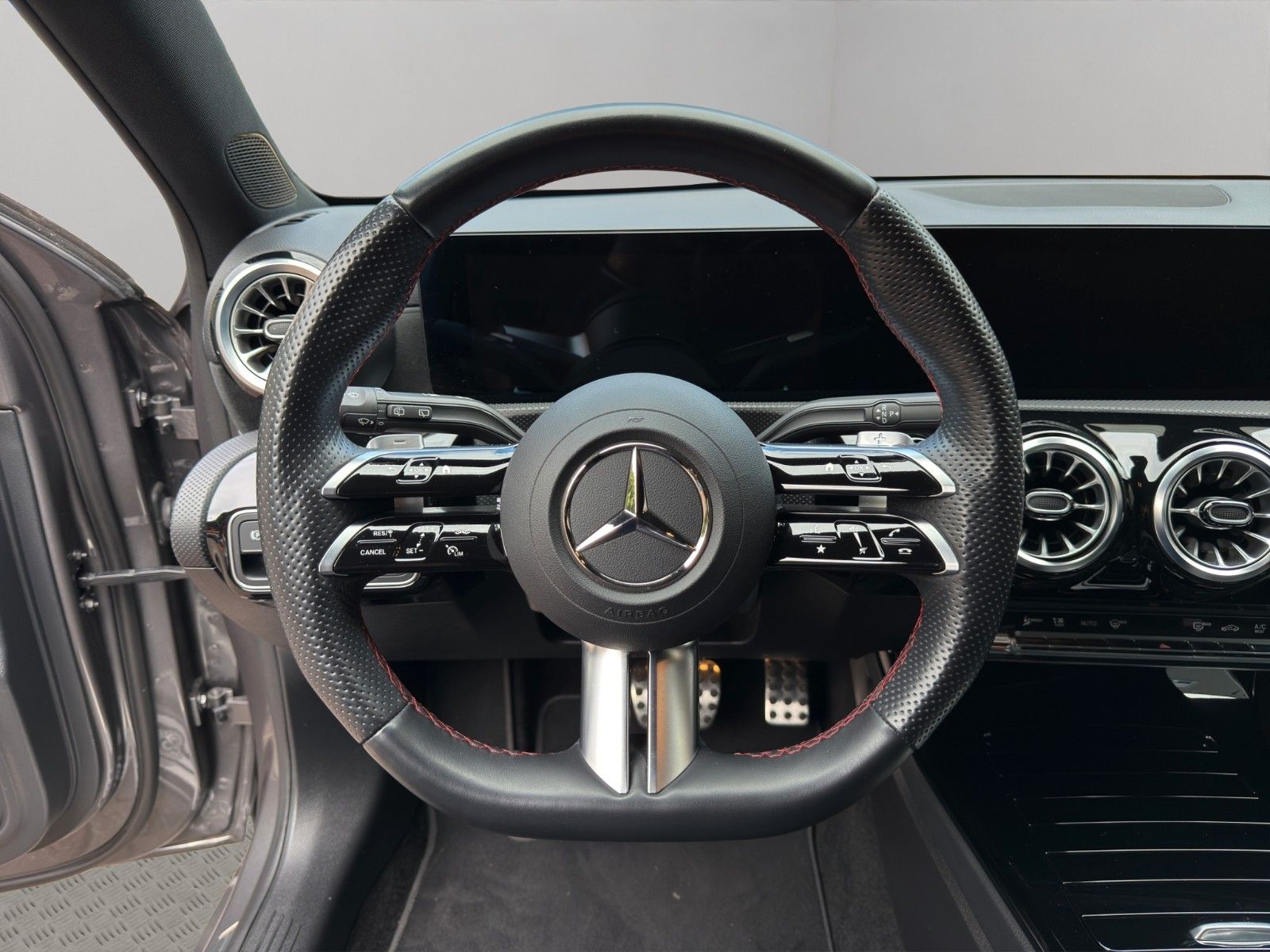 Fahrzeugabbildung Mercedes-Benz A 220 d AMG Line Advanced Plus