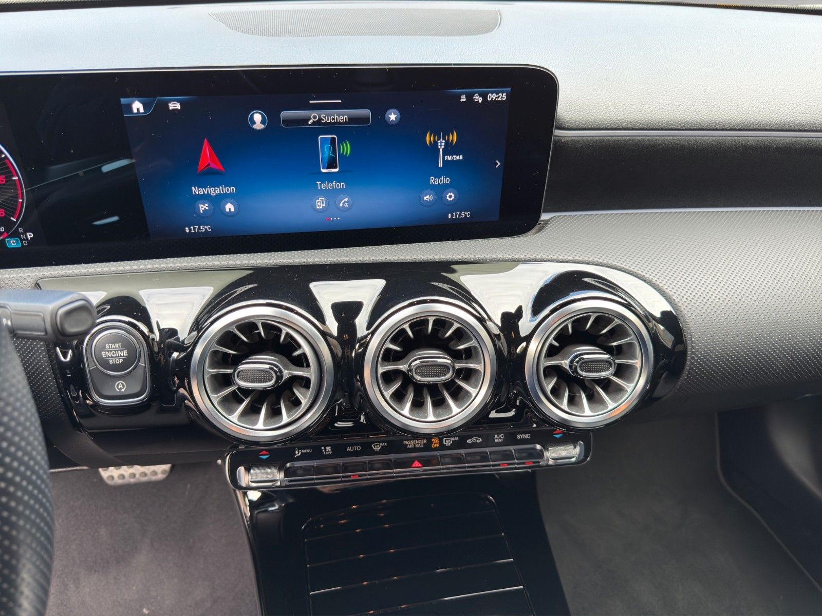 Fahrzeugabbildung Mercedes-Benz A 220 d AMG Line Advanced Plus