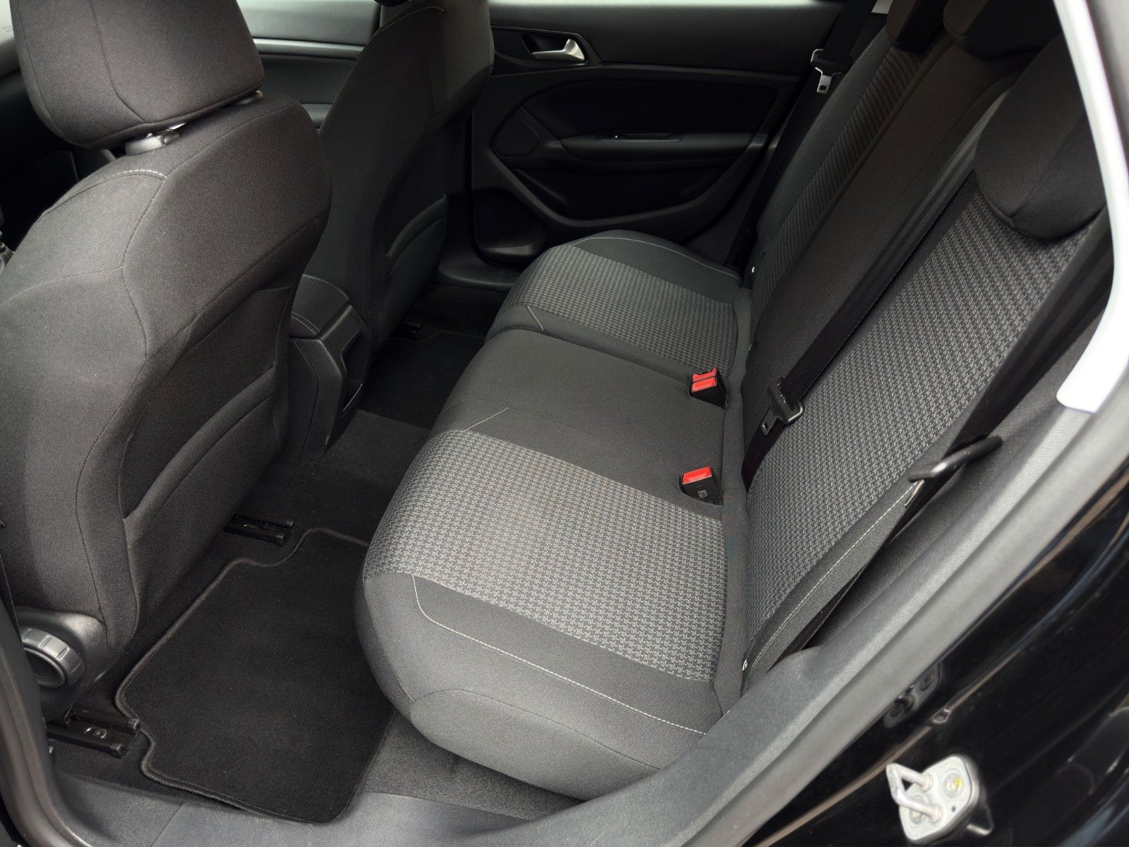 Fahrzeugabbildung Peugeot 308 SW PureTech 130 Active Pack *PDC*