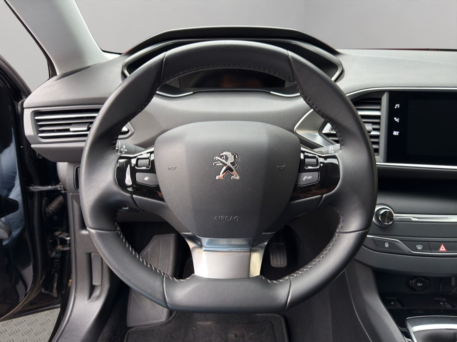 Fahrzeugabbildung Peugeot 308 SW PureTech 130 Active Pack *PDC*