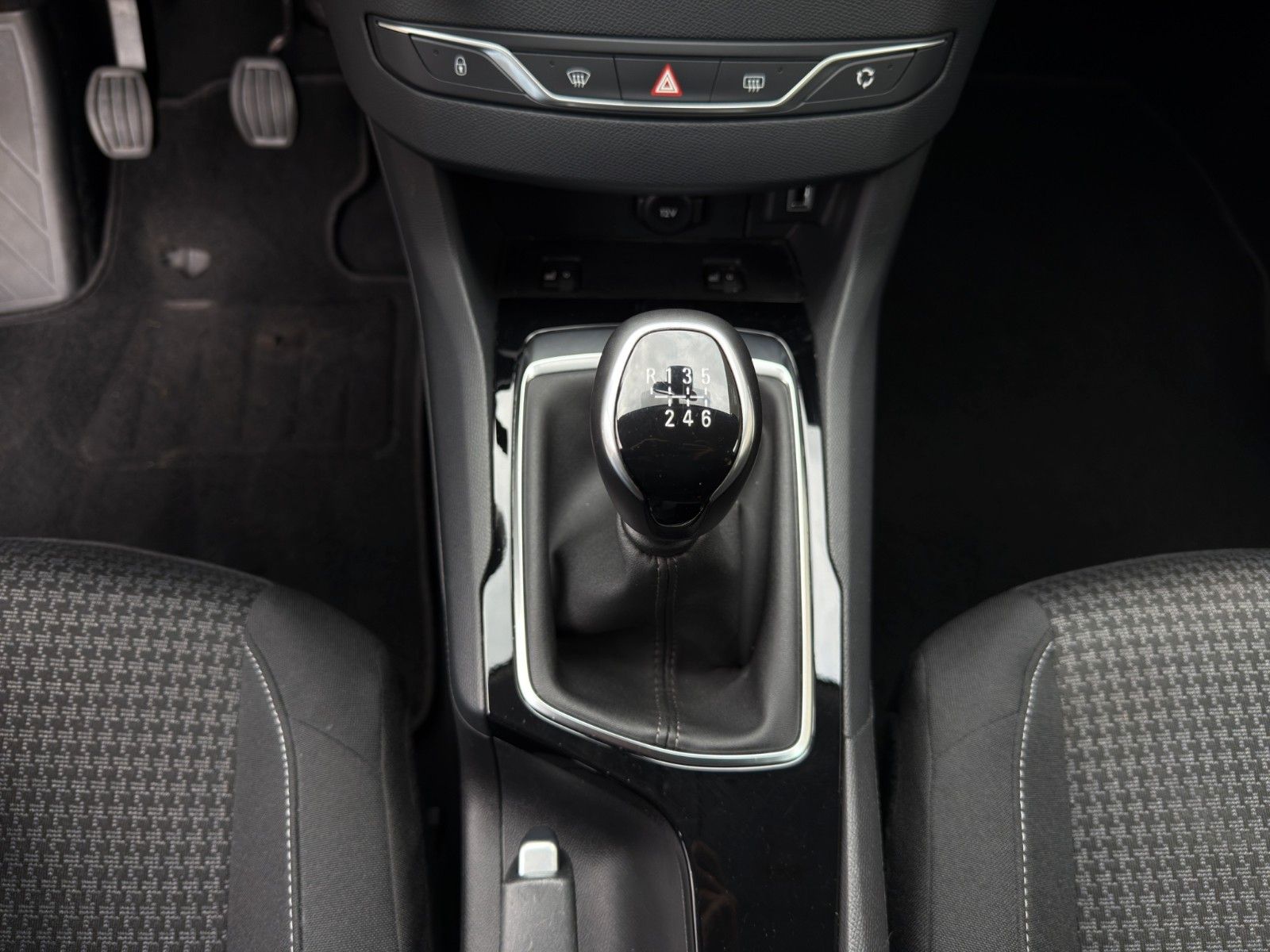 Fahrzeugabbildung Peugeot 308 SW PureTech 130 Active Pack *PDC*