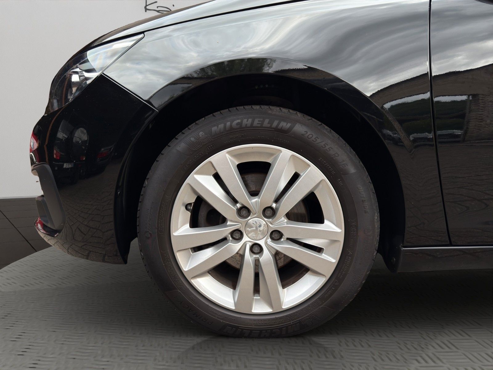 Fahrzeugabbildung Peugeot 308 SW PureTech 130 Active Pack *PDC*