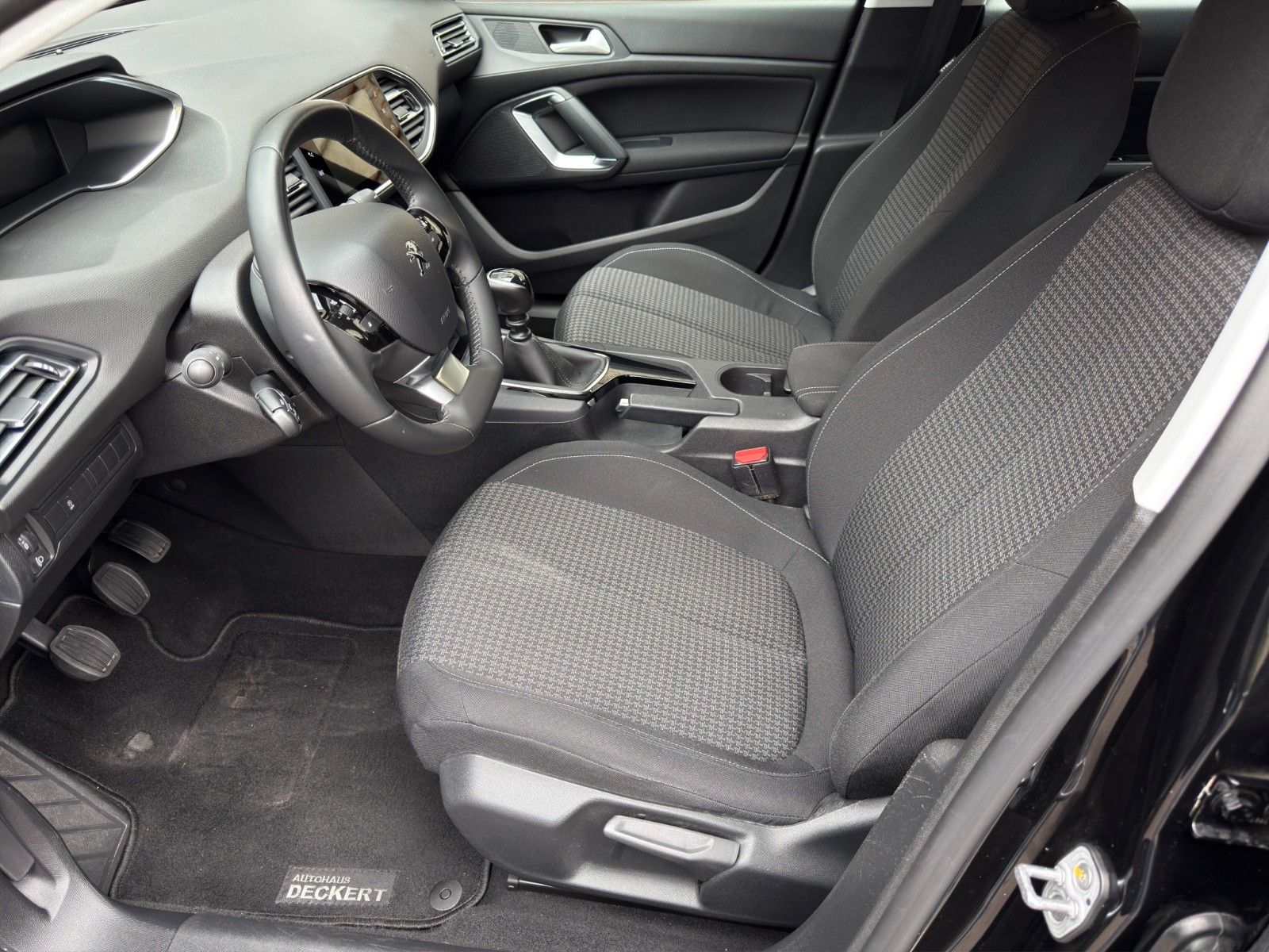 Fahrzeugabbildung Peugeot 308 SW PureTech 130 Active Pack *PDC*