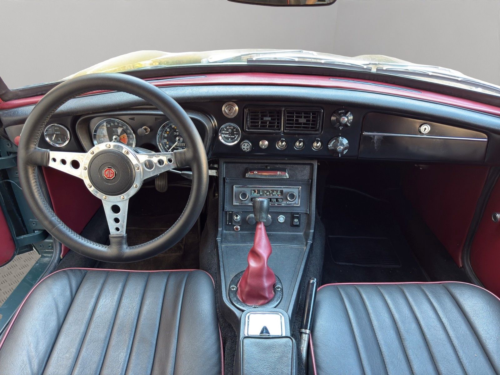 Fahrzeugabbildung MG MGB GT MkIII *Classic Data 3*