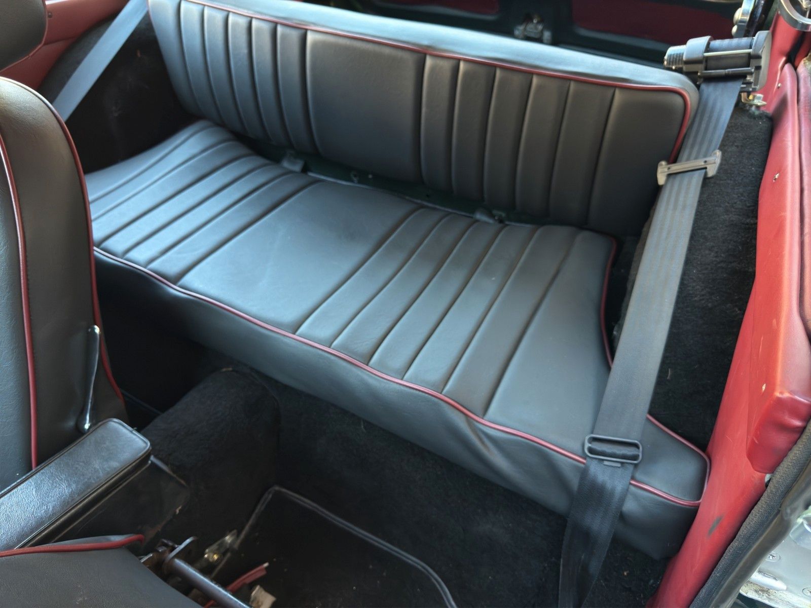 Fahrzeugabbildung MG MGB GT MkIII *Classic Data 3*