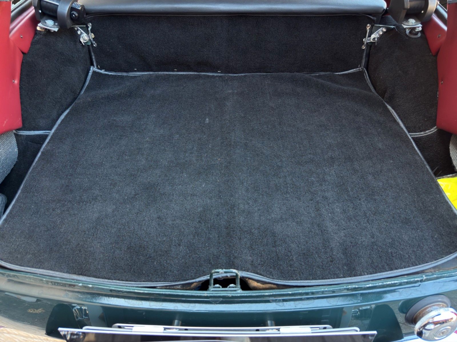 Fahrzeugabbildung MG MGB GT MkIII *Classic Data 3*