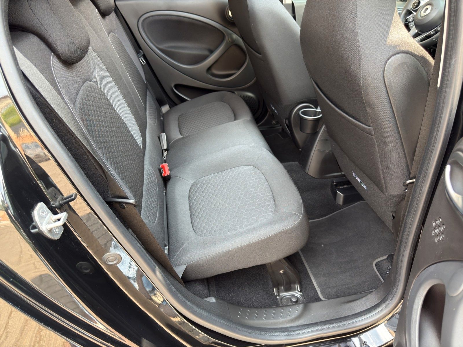 Fahrzeugabbildung Smart ForFour EQ Passion *Faltdach*
