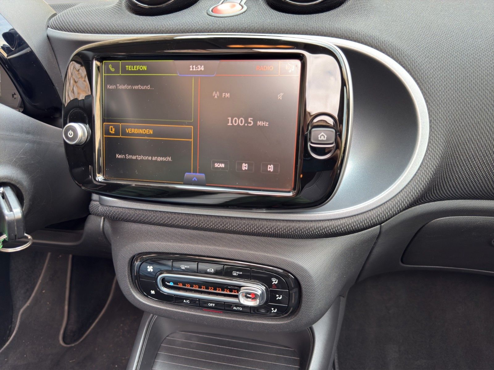 Fahrzeugabbildung Smart ForFour EQ Passion *Faltdach*
