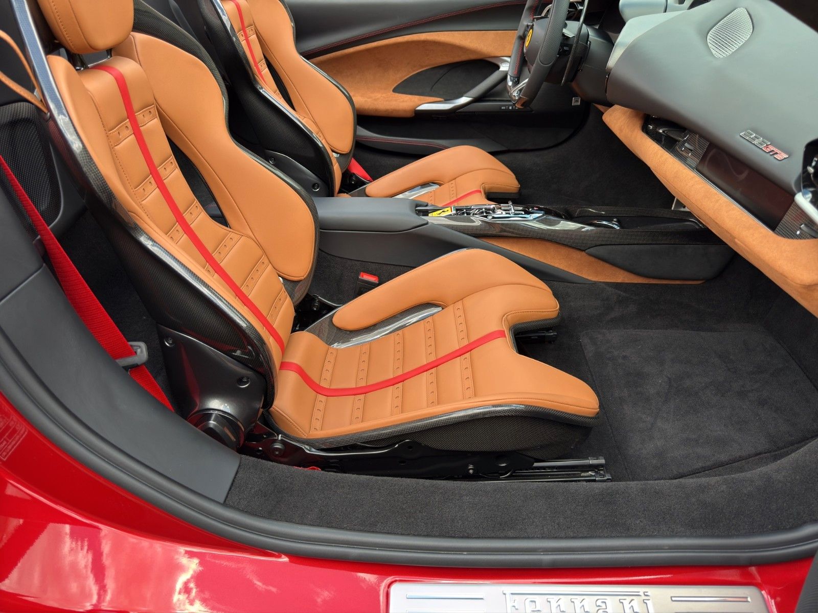 Fahrzeugabbildung Ferrari 296 GTS *Lift* *Bose Soundsystem*