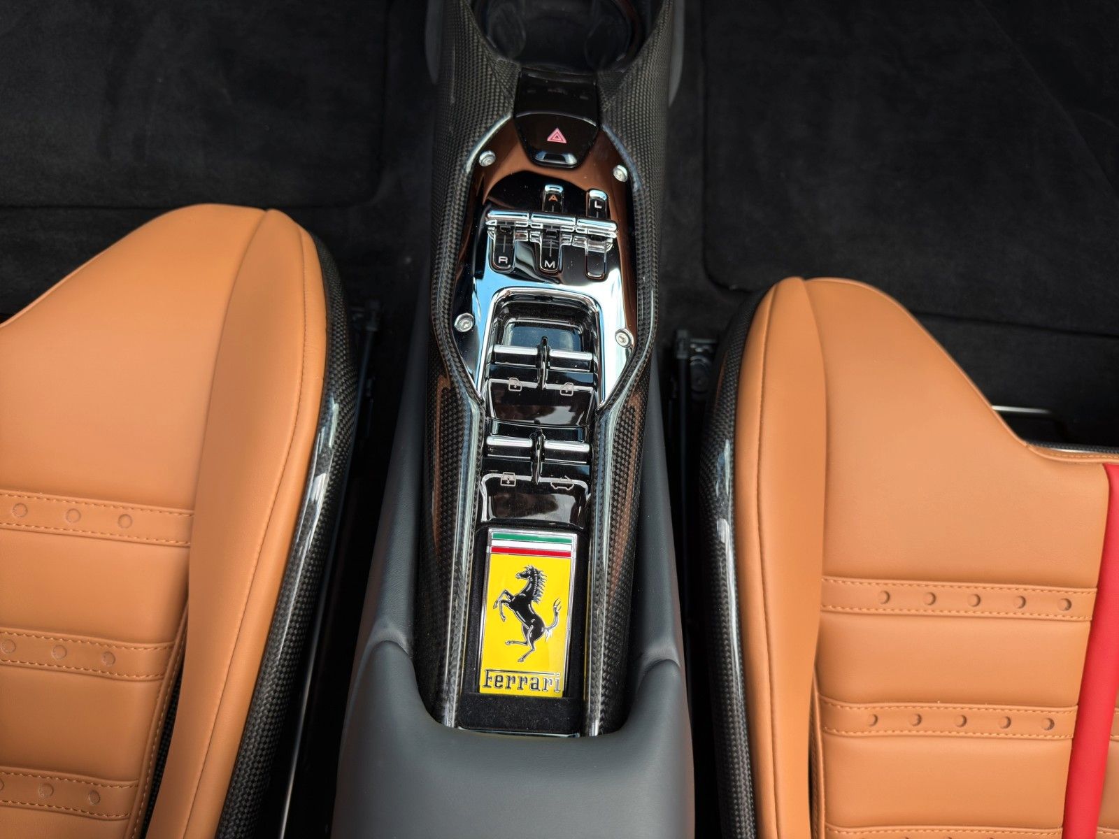 Fahrzeugabbildung Ferrari 296 GTS *Lift* *Bose Soundsystem*
