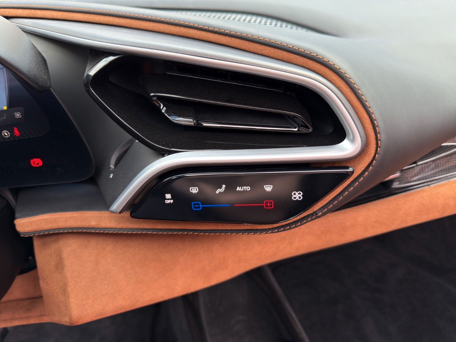 Fahrzeugabbildung Ferrari 296 GTS *Lift* *Bose Soundsystem*