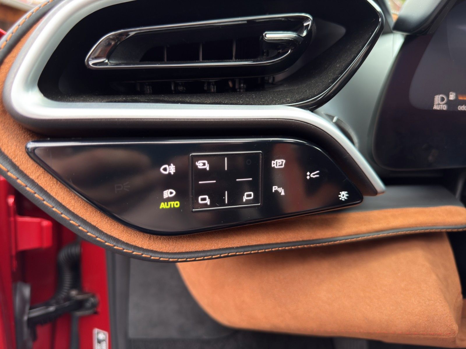 Fahrzeugabbildung Ferrari 296 GTS *Lift* *Bose Soundsystem*