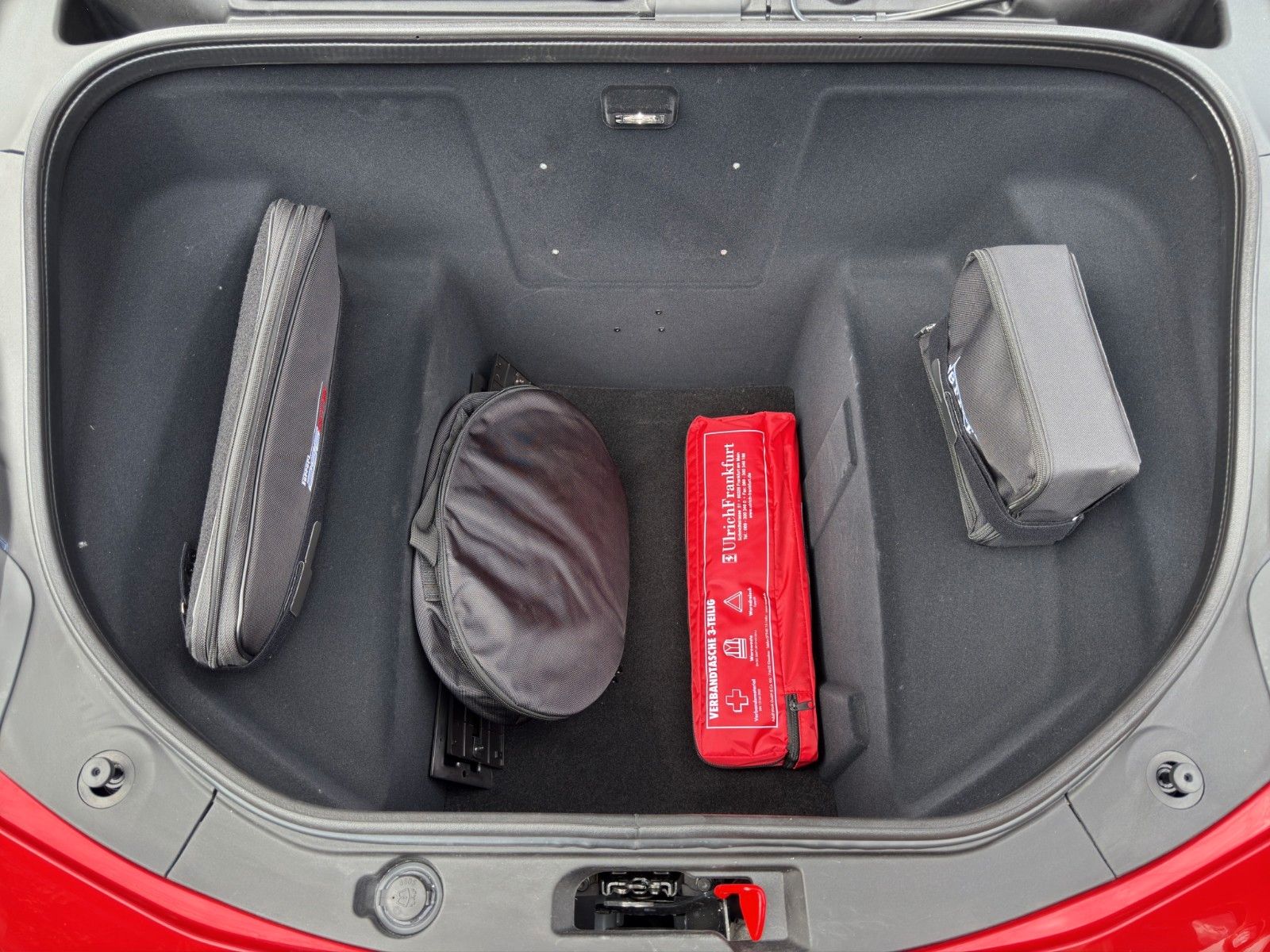 Fahrzeugabbildung Ferrari 296 GTS *Lift* *Bose Soundsystem*