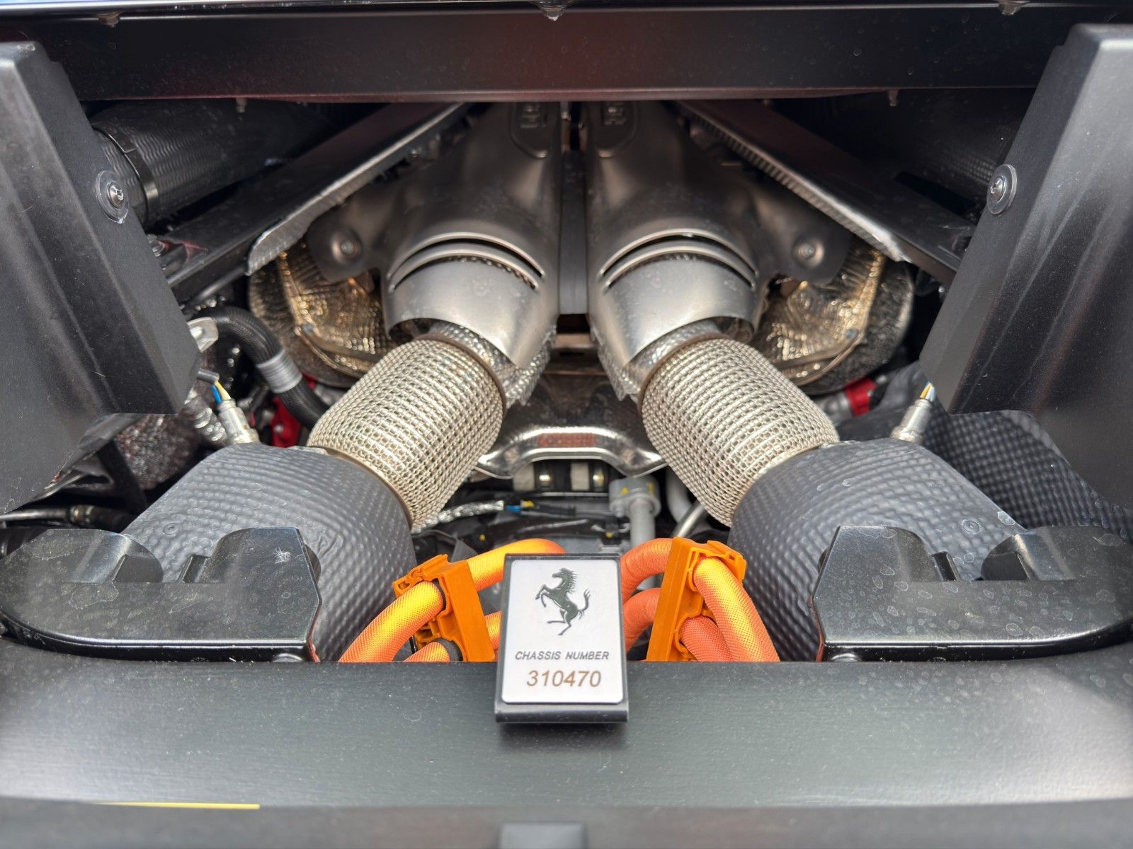 Fahrzeugabbildung Ferrari 296 GTS *Lift* *Bose Soundsystem*