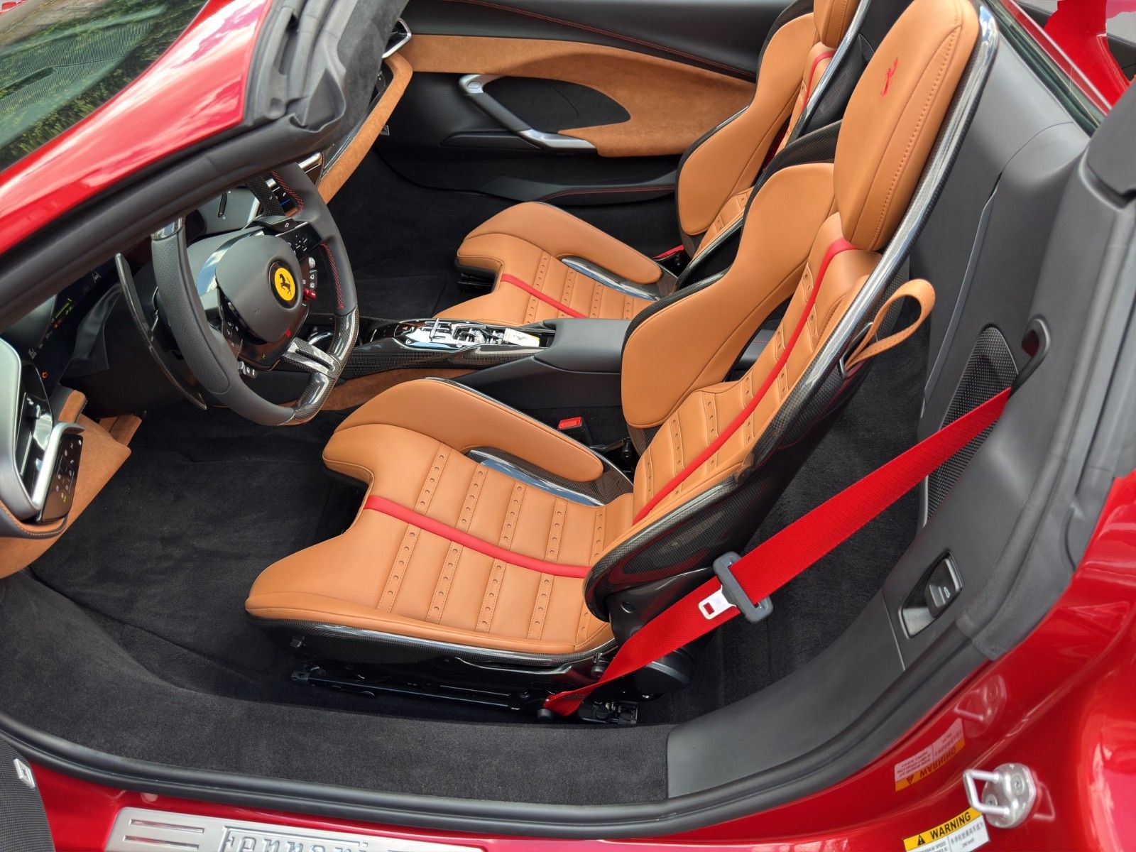 Fahrzeugabbildung Ferrari 296 GTS *Lift* *Bose Soundsystem*