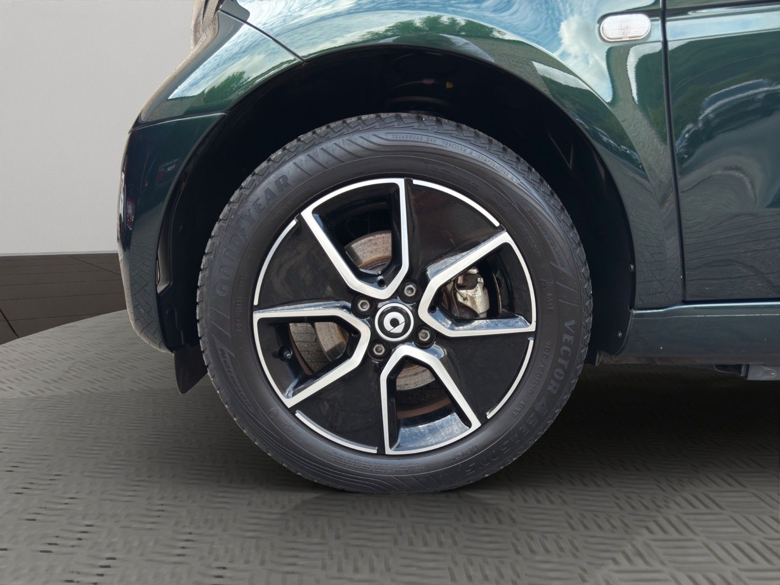 Fahrzeugabbildung Smart ForTwo Coupé EQ Passion *Rückfahrkamera*