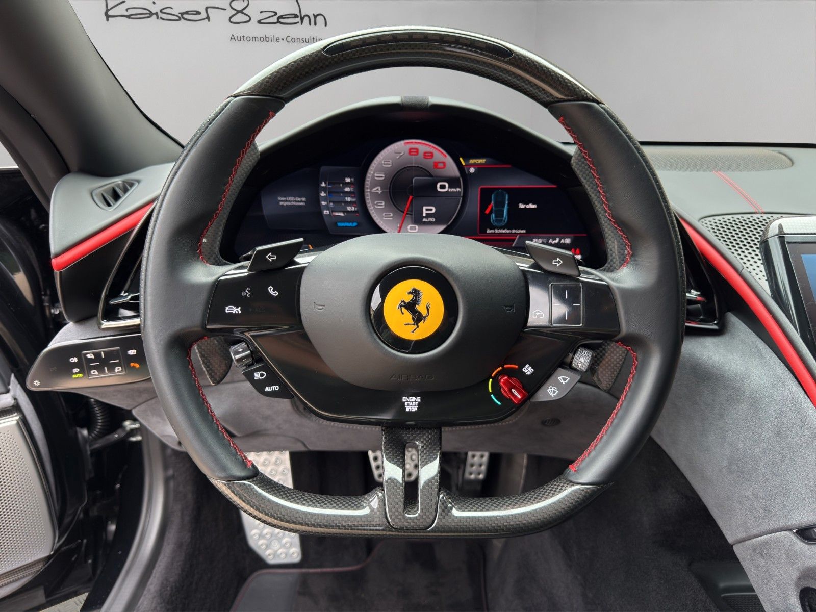 Fahrzeugabbildung Ferrari Roma 3.9 T V8 DCT *Carbon-Paket* *BOSE*