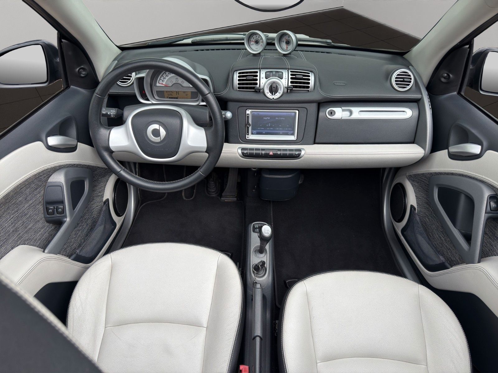 Fahrzeugabbildung Smart ForTwo 451 Cabrio Passion Sondermodell Pearlgrey