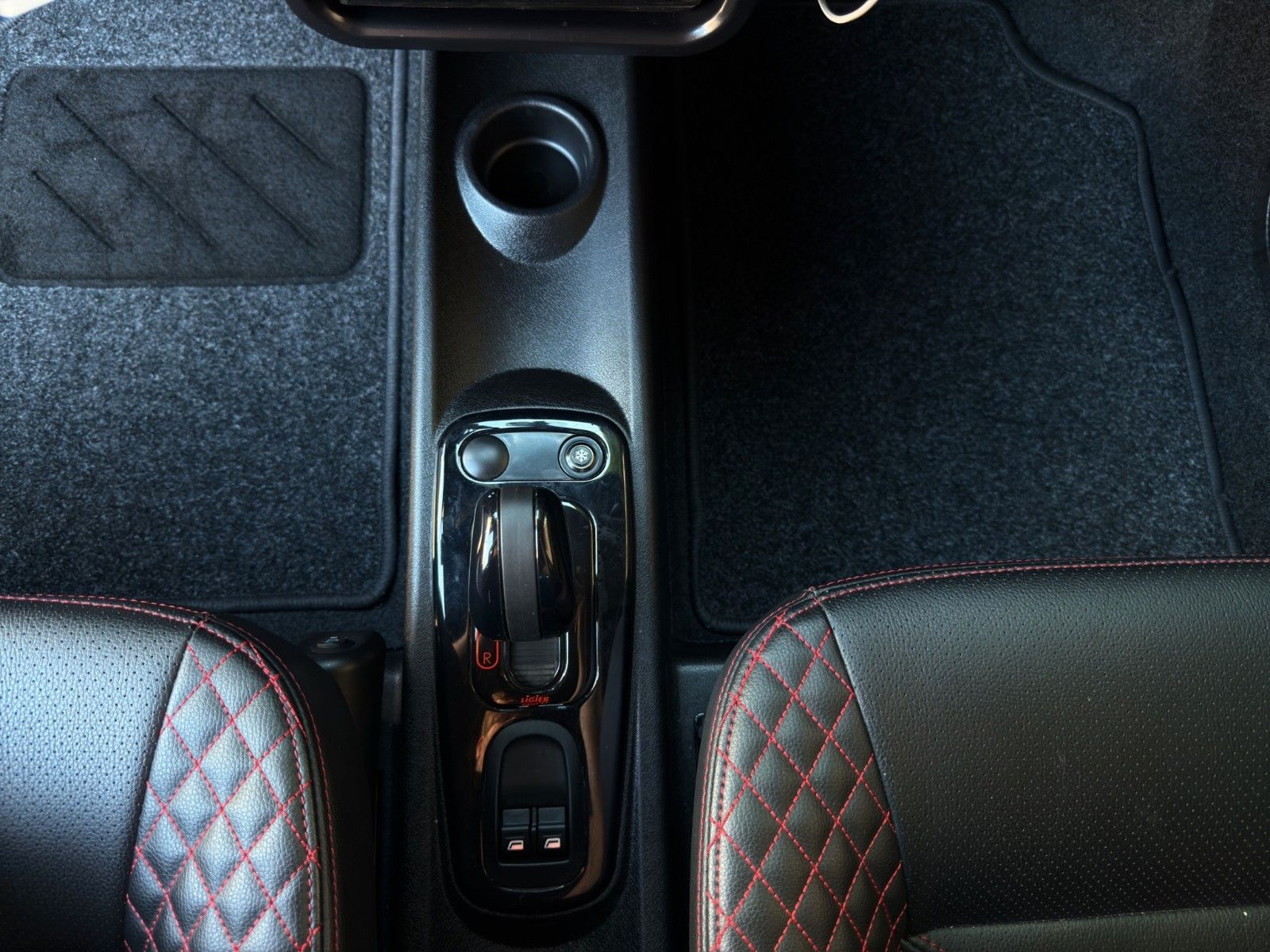 Fahrzeugabbildung Ligier JS 50 C Sport Ultimate *Klima* * CarPlay*