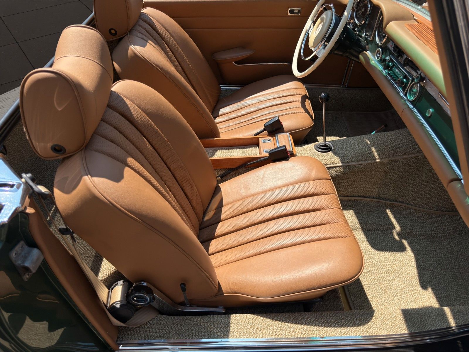 Fahrzeugabbildung Mercedes-Benz 280 SL Pagode *Classic Data Note 2+*