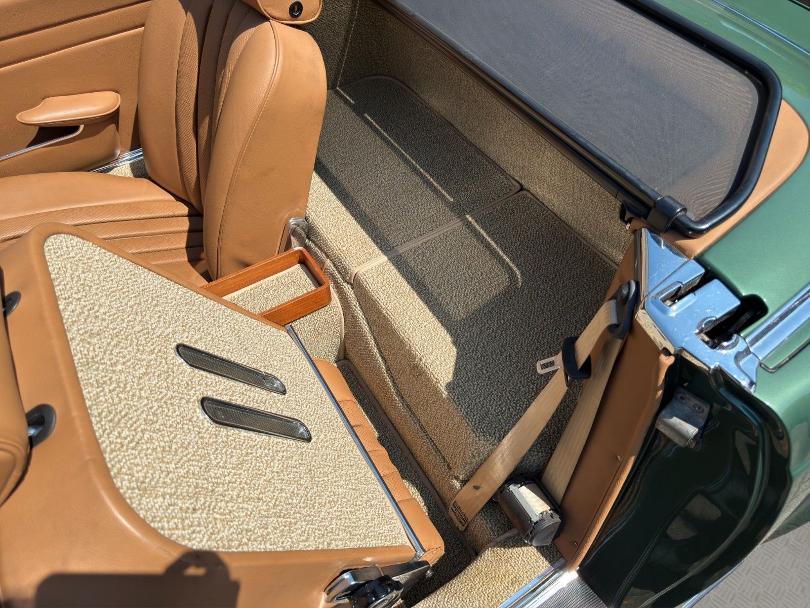 Fahrzeugabbildung Mercedes-Benz 280 SL Pagode *Classic Data Note 2+*